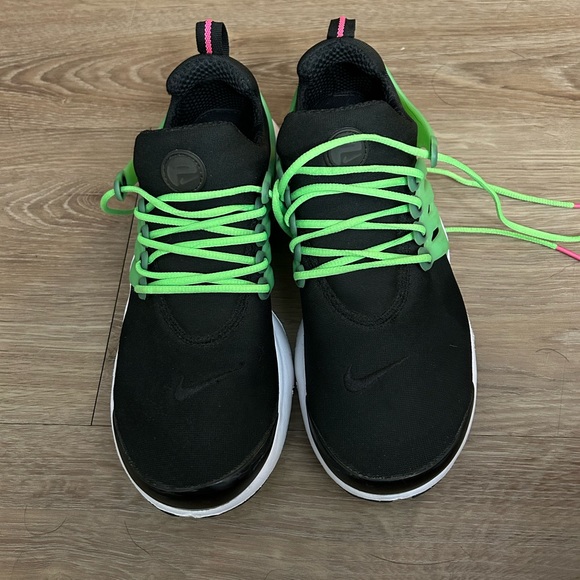 Nike Air Presto Green Strike - Picture 1 of 2